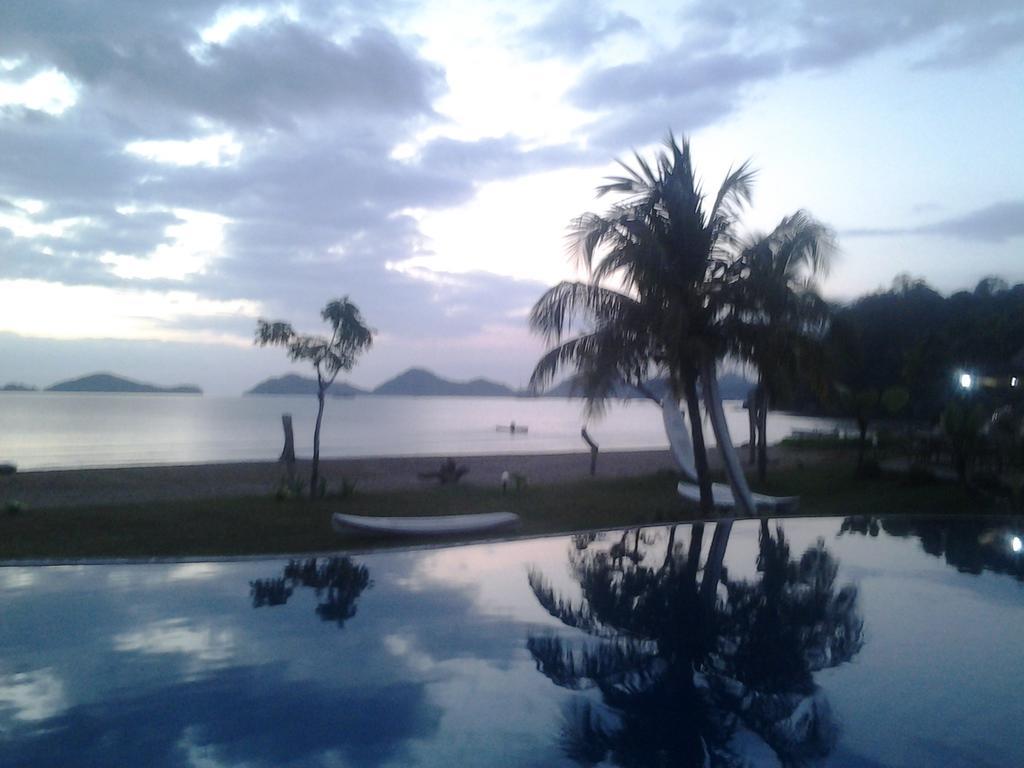 Luwansa Beach Hotel Labuan Bajo Exterior photo