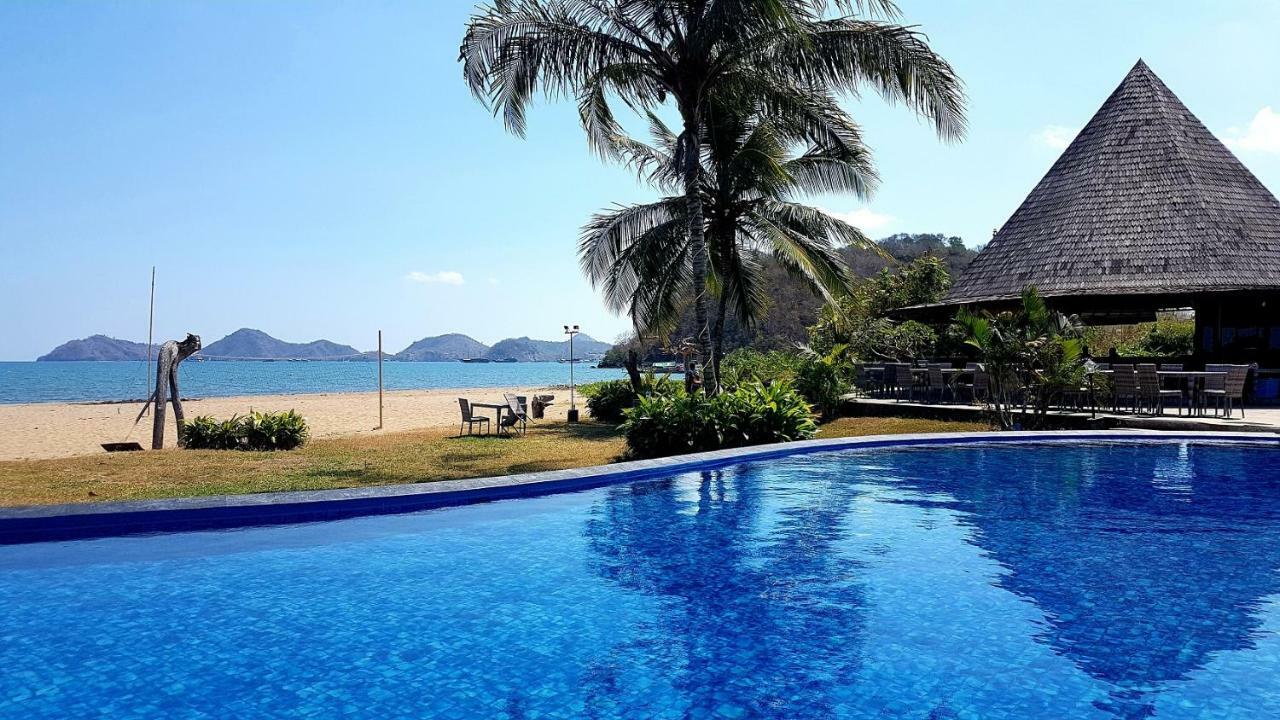 Luwansa Beach Hotel Labuan Bajo Exterior photo