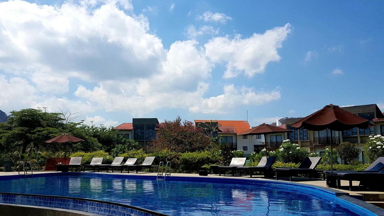 Luwansa Beach Hotel Labuan Bajo Exterior photo
