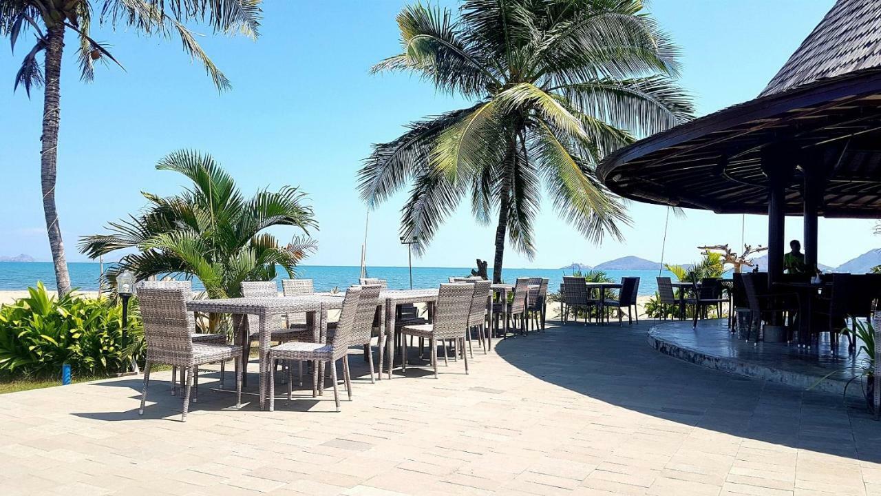 Luwansa Beach Hotel Labuan Bajo Exterior photo