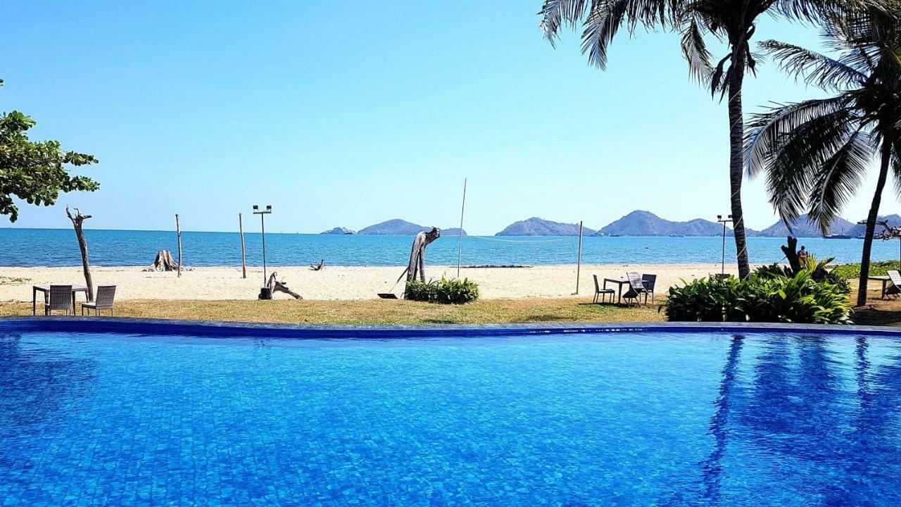 Luwansa Beach Hotel Labuan Bajo Exterior photo